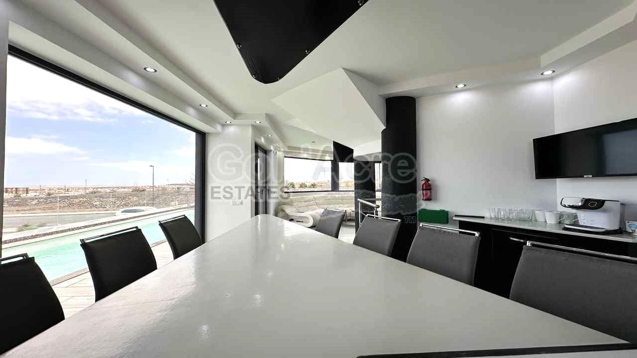 4 sovrum Villa till salu i Corralejo med pool - 499 000 € (Ref: 9236089)