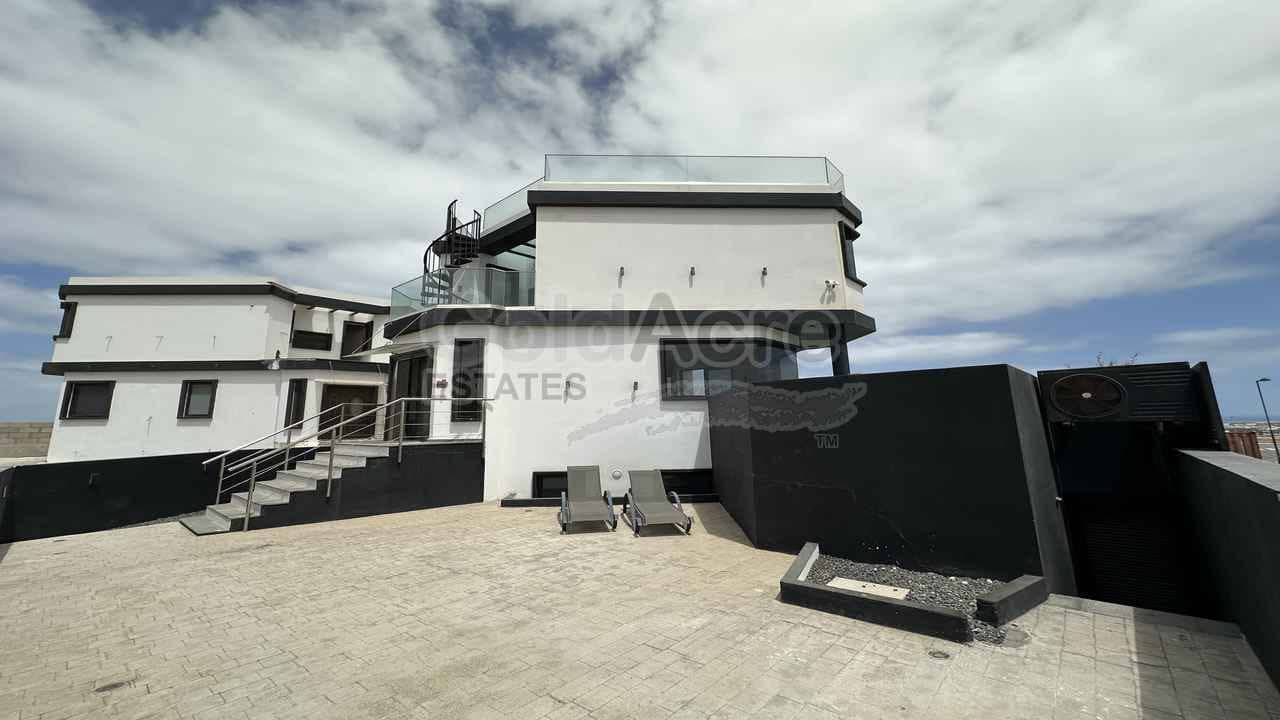 4 sovrum Villa till salu i Corralejo med pool - 499 000 € (Ref: 9236089)