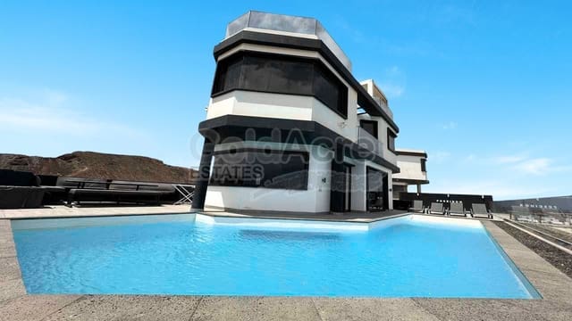 4 sypialnia Willa na sprzedaż w Corralejo, La Oliva z basenem - 499 000 € (Ref: 9236089)