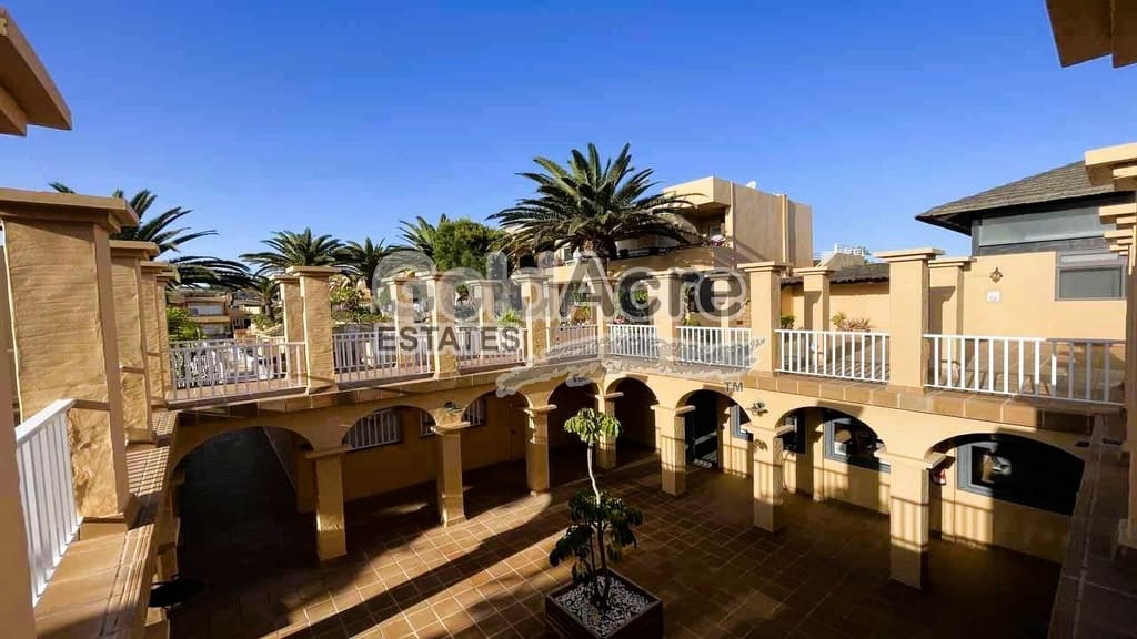 1 bedroom Apartment for sale in Corralejo with pool - € 175,000 (Ref: 9239511)