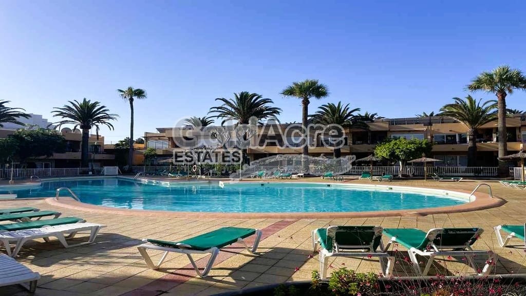 1 bedroom Apartment for sale in Corralejo with pool - € 175,000 (Ref: 9239511)