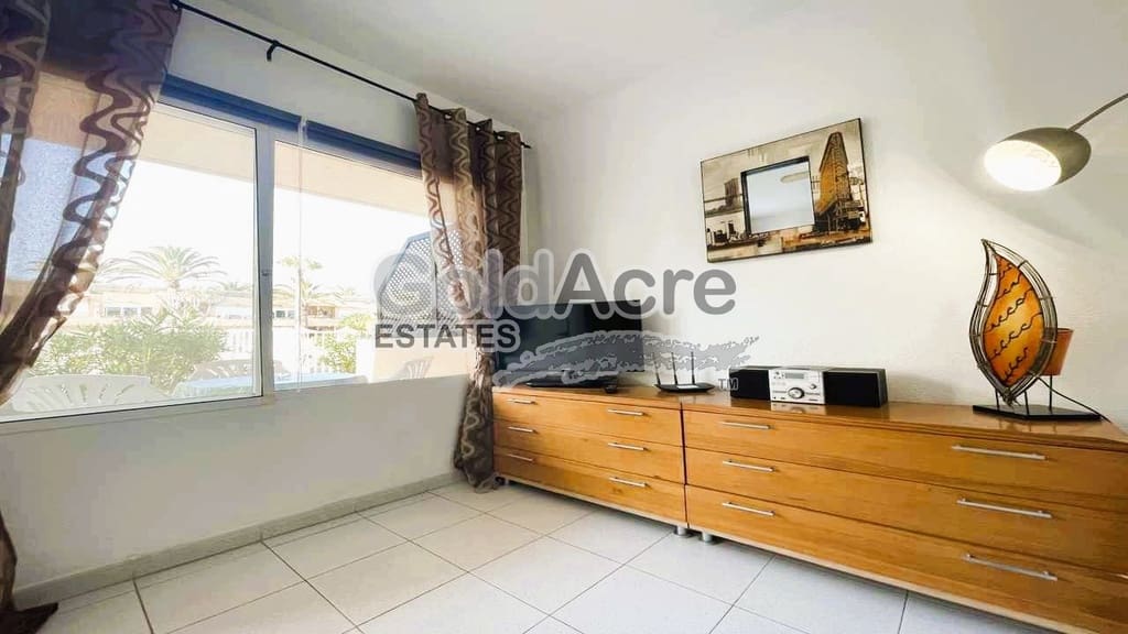 1 bedroom Apartment for sale in Corralejo with pool - € 175,000 (Ref: 9239511)