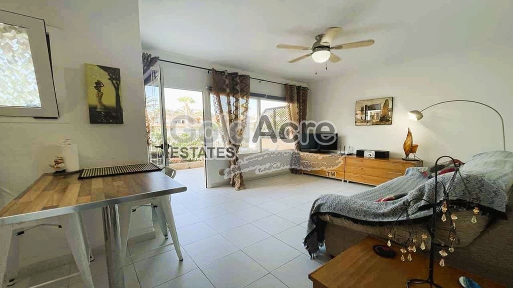 1 bedroom Apartment for sale in Corralejo with pool - € 175,000 (Ref: 9239511)