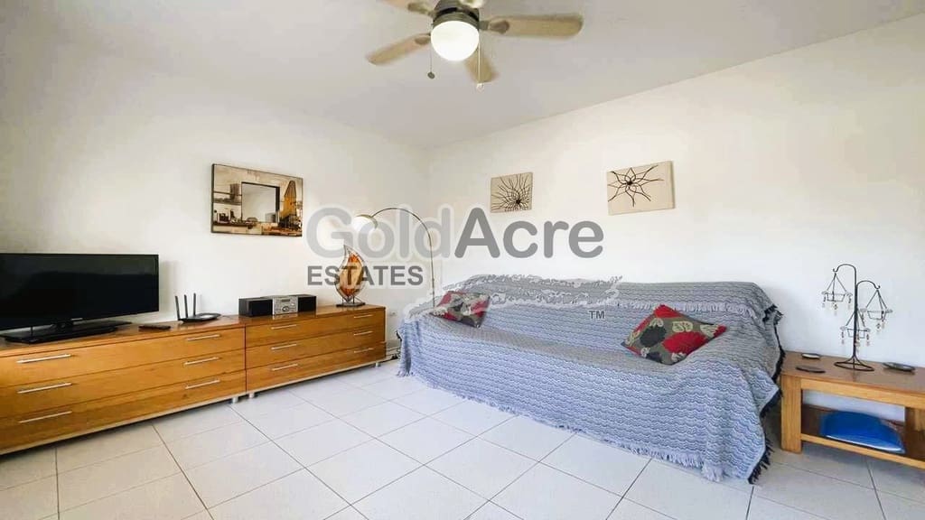 1 bedroom Apartment for sale in Corralejo with pool - € 175,000 (Ref: 9239511)