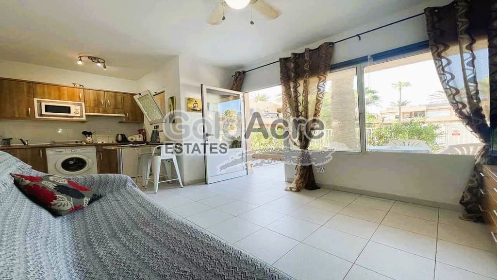 1 bedroom Apartment for sale in Corralejo with pool - € 175,000 (Ref: 9239511)