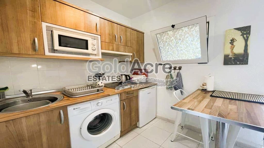 1 bedroom Apartment for sale in Corralejo with pool - € 175,000 (Ref: 9239511)