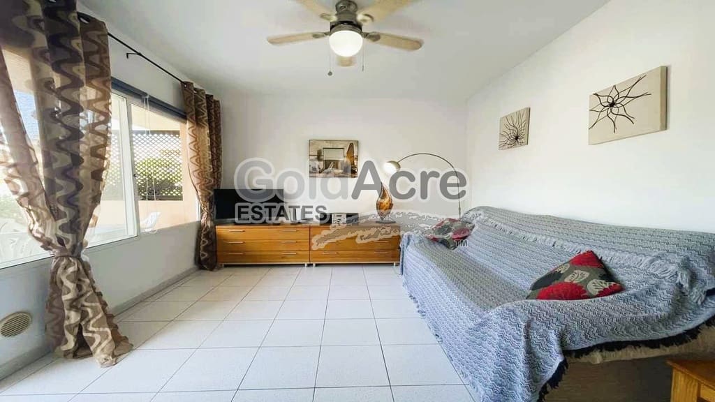 1 bedroom Apartment for sale in Corralejo with pool - € 175,000 (Ref: 9239511)