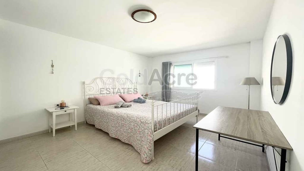 2 slaapkamer Appartement te koop in Corralejo - € 279.000 (Ref: 9242567)