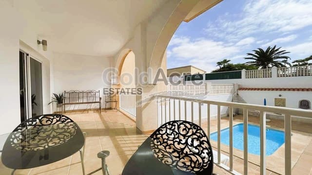 3 soveværelse Villa til salg i Corralejo, La Oliva med swimmingpool - € 425.000 (Ref: 9291175)