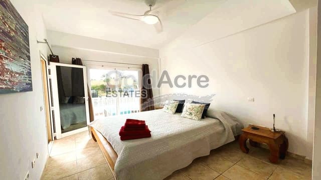 3 soveværelse Villa til salg i Corralejo, La Oliva med swimmingpool - € 425.000 (Ref: 9291175)