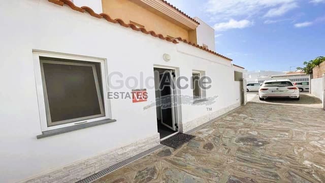 3 slaapkamer Villa te koop in Corralejo, La Oliva met zwembad - € 425.000 (Ref: 9291175)