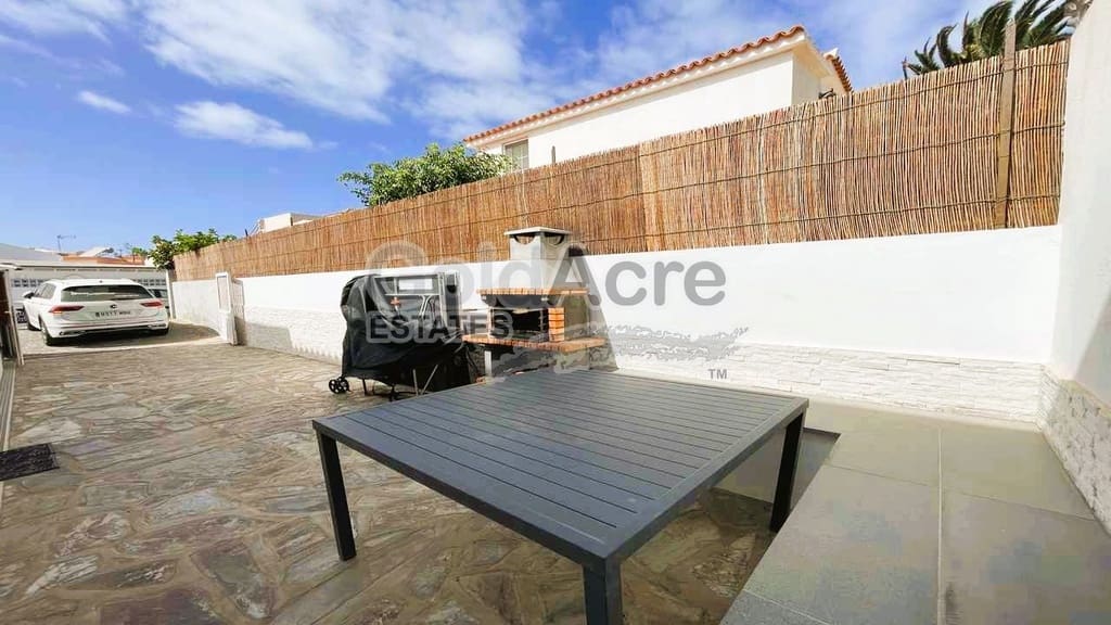 3 sovrum Villa till salu i Corralejo med pool - 425 000 € (Ref: 9291175)