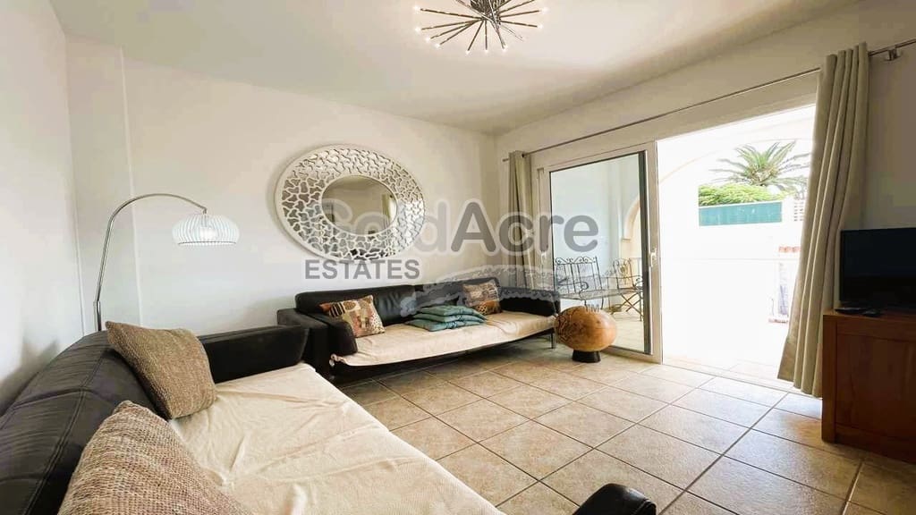 3 sovrum Villa till salu i Corralejo med pool - 425 000 € (Ref: 9291175)