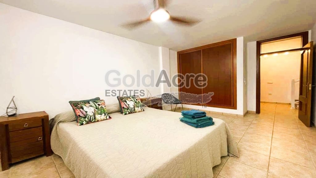 3 sovrum Villa till salu i Corralejo med pool - 425 000 € (Ref: 9291175)