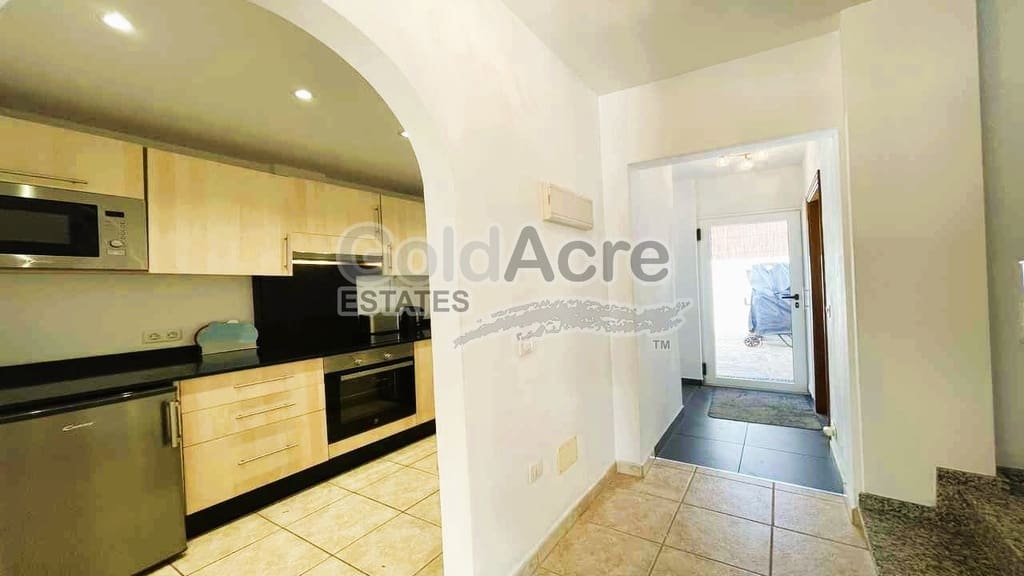 3 bedroom Villa for sale in Corralejo with pool - € 425,000 (Ref: 9291175)