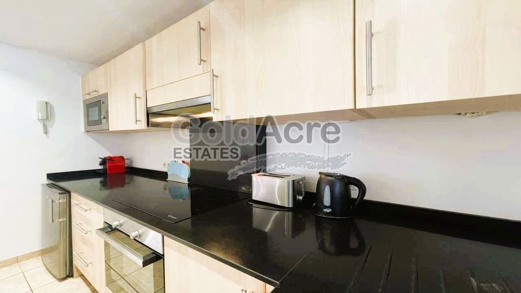 3 bedroom Villa for sale in Corralejo with pool - € 425,000 (Ref: 9291175)