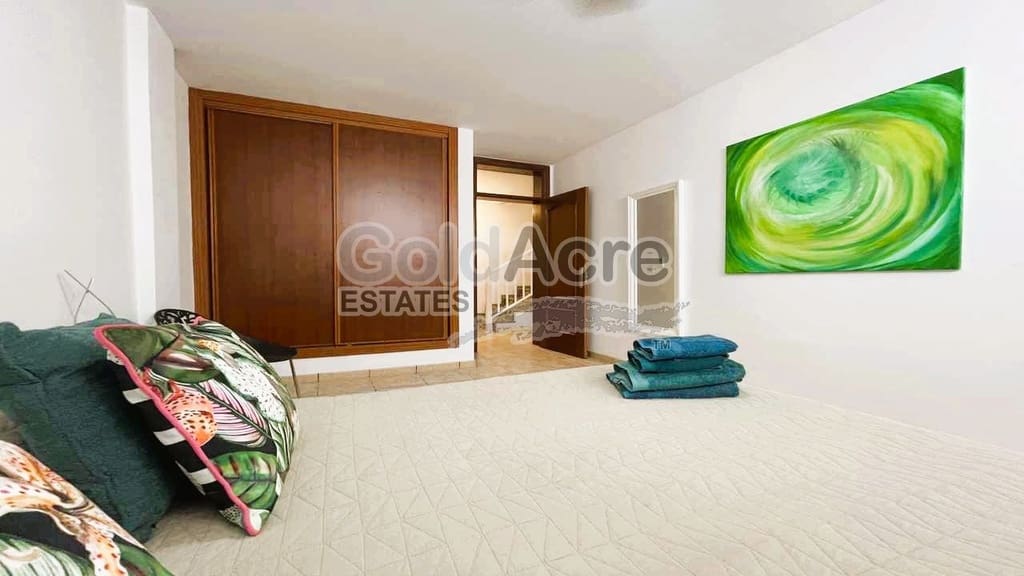 3 bedroom Villa for sale in Corralejo with pool - € 425,000 (Ref: 9291175)