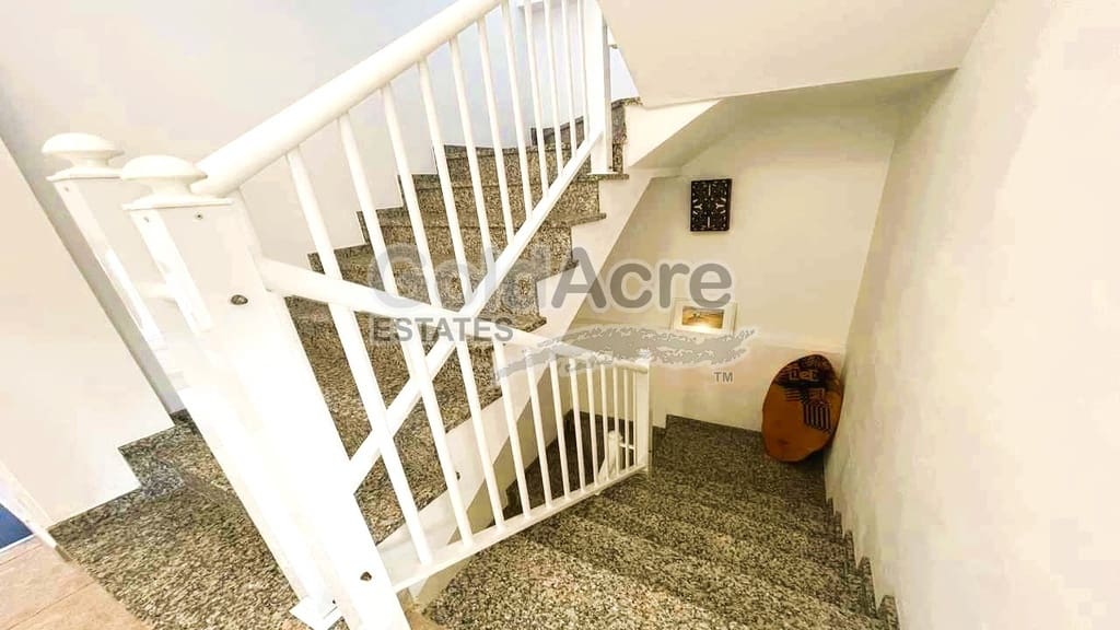 3 bedroom Villa for sale in Corralejo with pool - € 425,000 (Ref: 9291175)