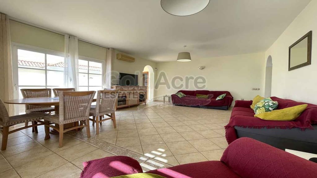 4 soveværelse Villa til salg i Caleta de Fuste med swimmingpool garage - € 510.000 (Ref: 9304906)
