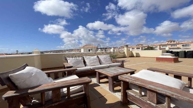 4 camera da letto Villa in vendita in Caleta de Fuste, Antigua con piscina garage - 525.000 € (Rif: 9304906)