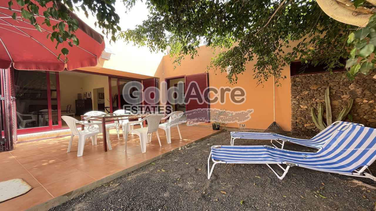 Chalet de 3 habitaciones en La Oliva en venta - 329.000 € (Ref: 9312450)