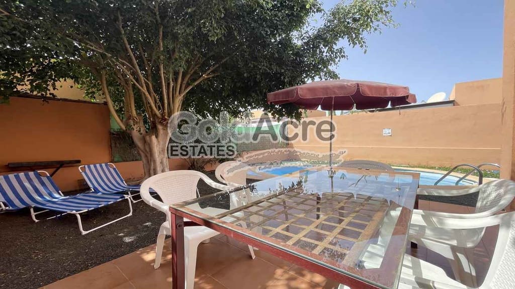 3 quarto Moradia para venda em La Oliva com piscina garagem - 329 000 € (Ref: 9312450)