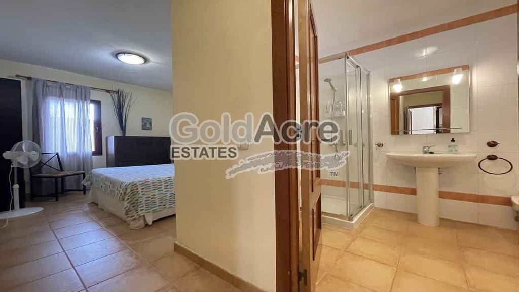 3 quarto Moradia para venda em La Oliva com piscina garagem - 329 000 € (Ref: 9312450)
