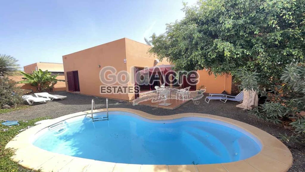 3 quarto Moradia para venda em La Oliva com piscina garagem - 329 000 € (Ref: 9312450)