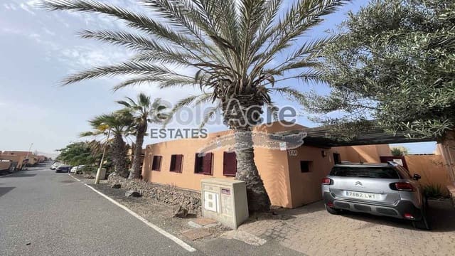 3 slaapkamer Villa te koop in La Oliva met zwembad garage - € 329.000 (Ref: 9312450)