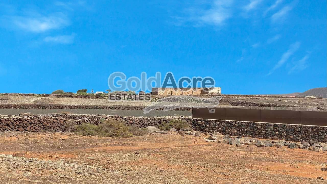 Grunde uden byggetilladelser til salg i Villaverde - € 160.000 (Ref: 9322137)