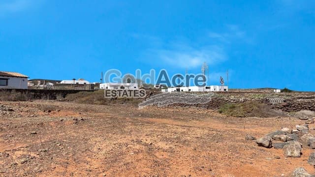 Rakentamaton maa myytävänä paikassa Villaverde, La Oliva - 160 000 € (Ref: 9322137)