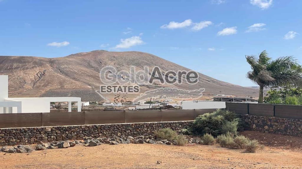 Undeveloped Land for sale in Villaverde - € 160,000 (Ref: 9322137)