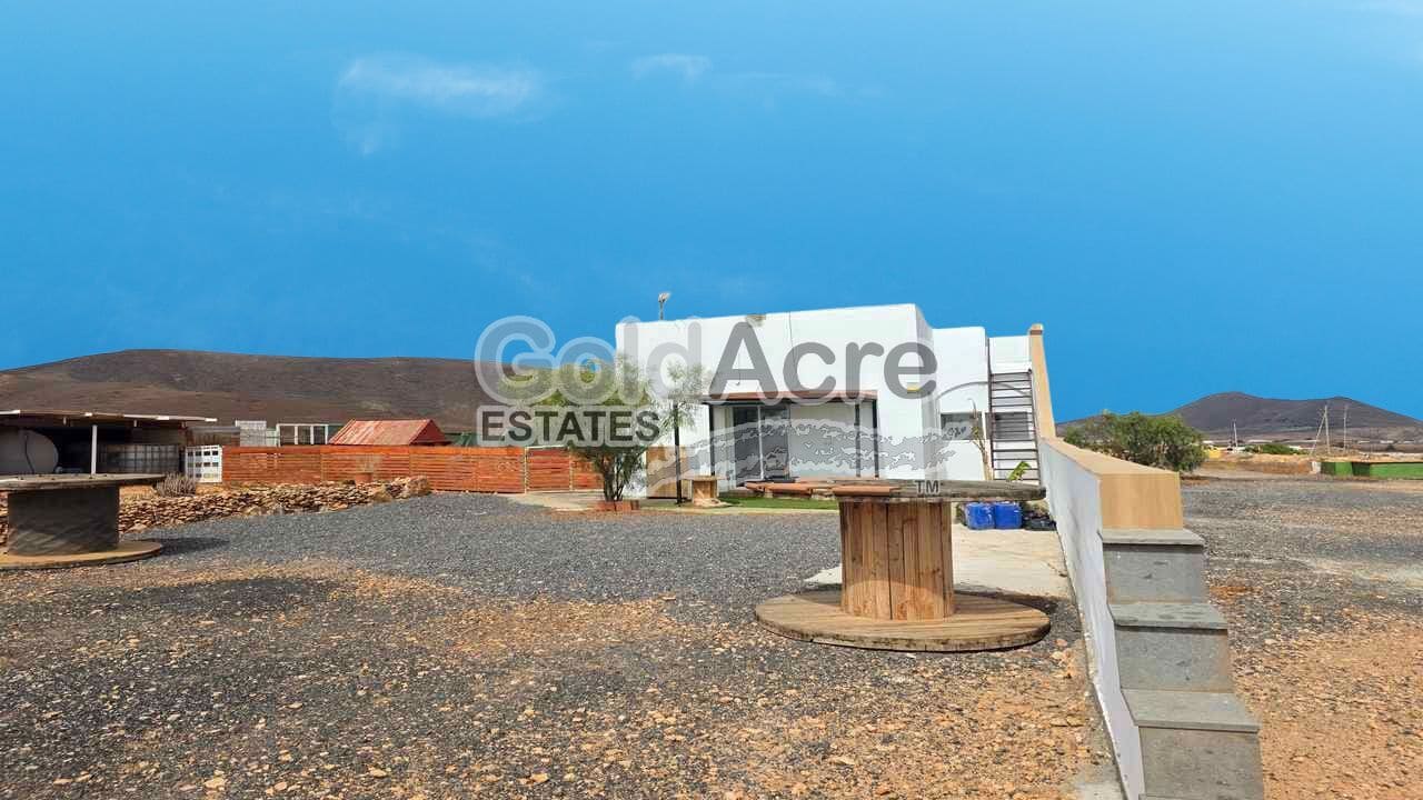 2 bedroom Villa for sale in Tuineje - € 249,000 (Ref: 9330999)