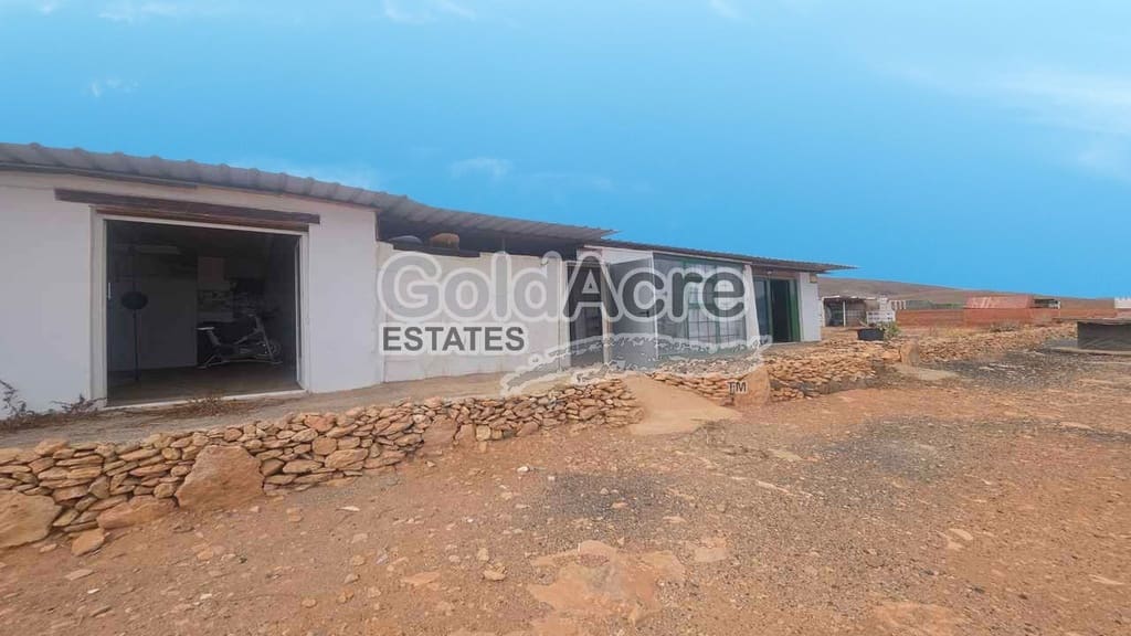 2 makuuhuone Huvila myytävänä paikassa Tuineje - 249 000 € (Ref: 9330999)