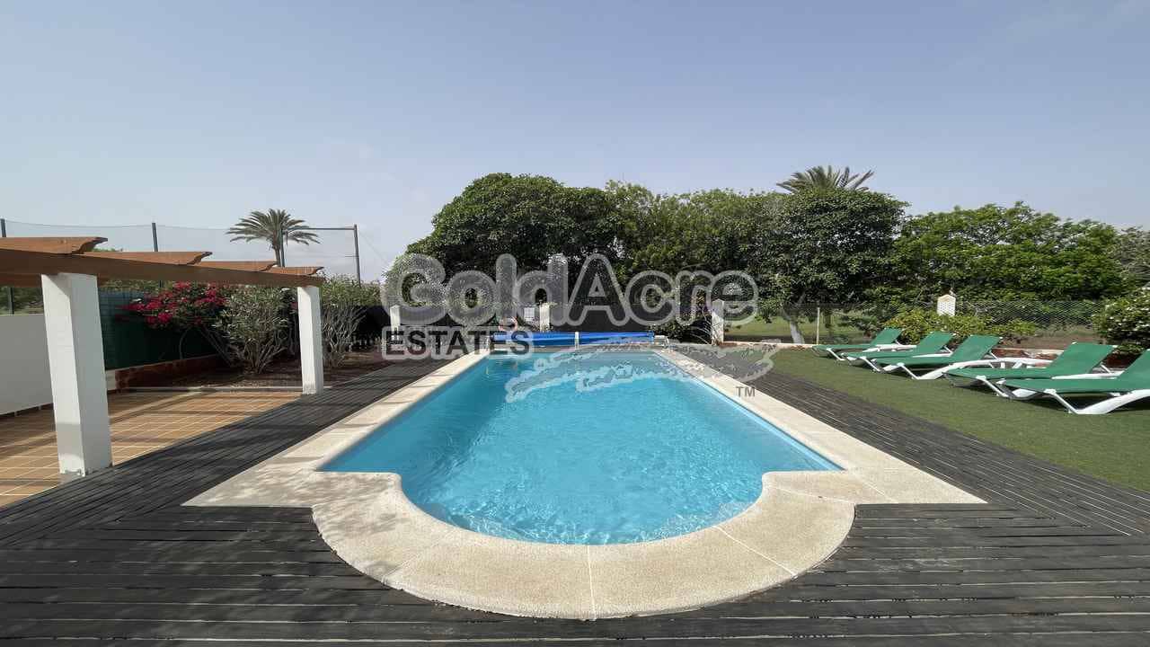 3 sovrum Villa till salu i Caleta de Fuste med pool - 775 000 € (Ref: 9344430)