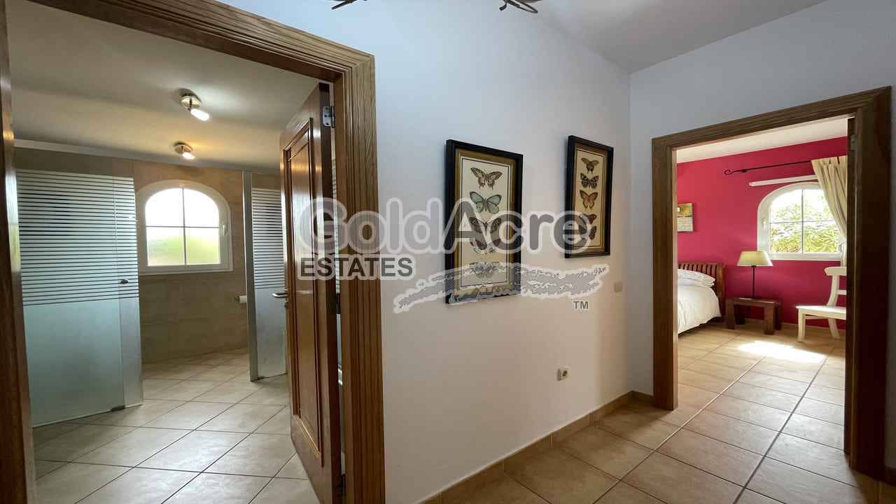 3 sovrum Villa till salu i Caleta de Fuste med pool - 775 000 € (Ref: 9344430)