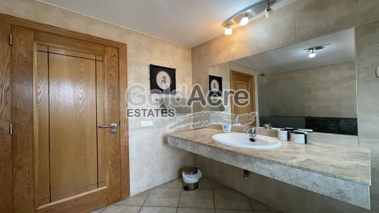 3 sovrum Villa till salu i Caleta de Fuste med pool - 775 000 € (Ref: 9344430)