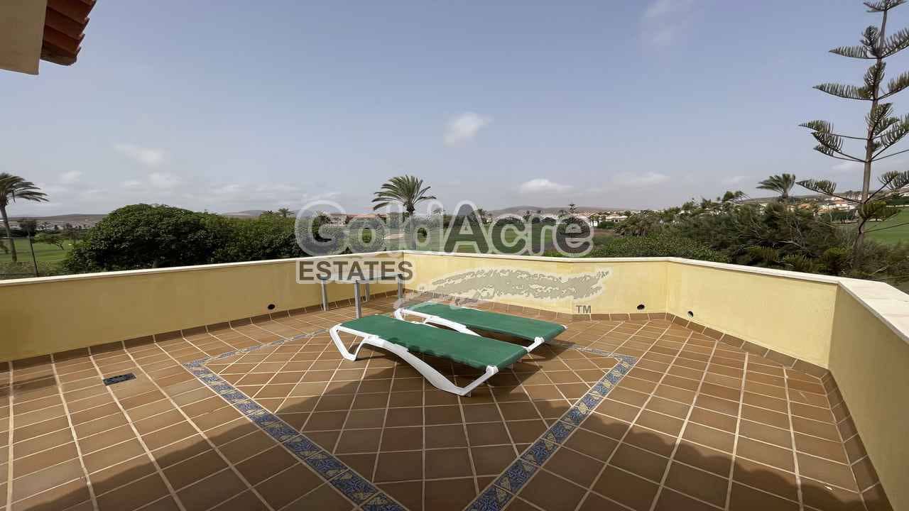 3 sovrum Villa till salu i Caleta de Fuste med pool - 775 000 € (Ref: 9344430)