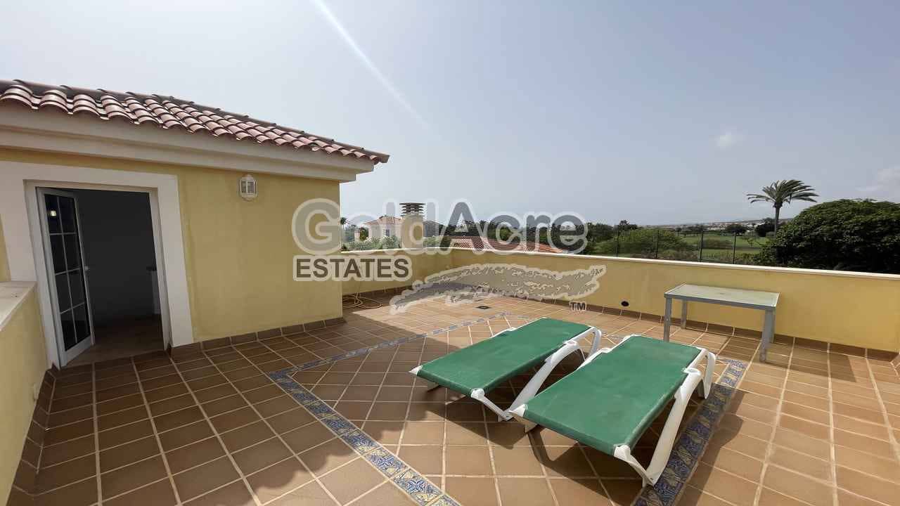 3 sovrum Villa till salu i Caleta de Fuste med pool - 775 000 € (Ref: 9344430)