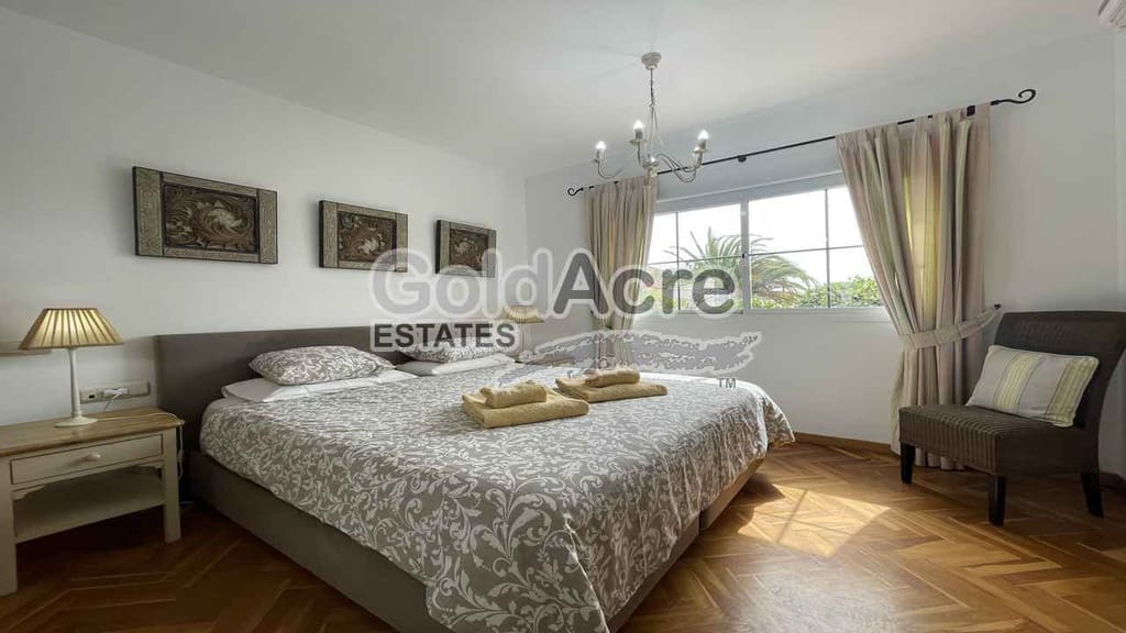 3 sovrum Villa till salu i Caleta de Fuste med pool - 775 000 € (Ref: 9344430)