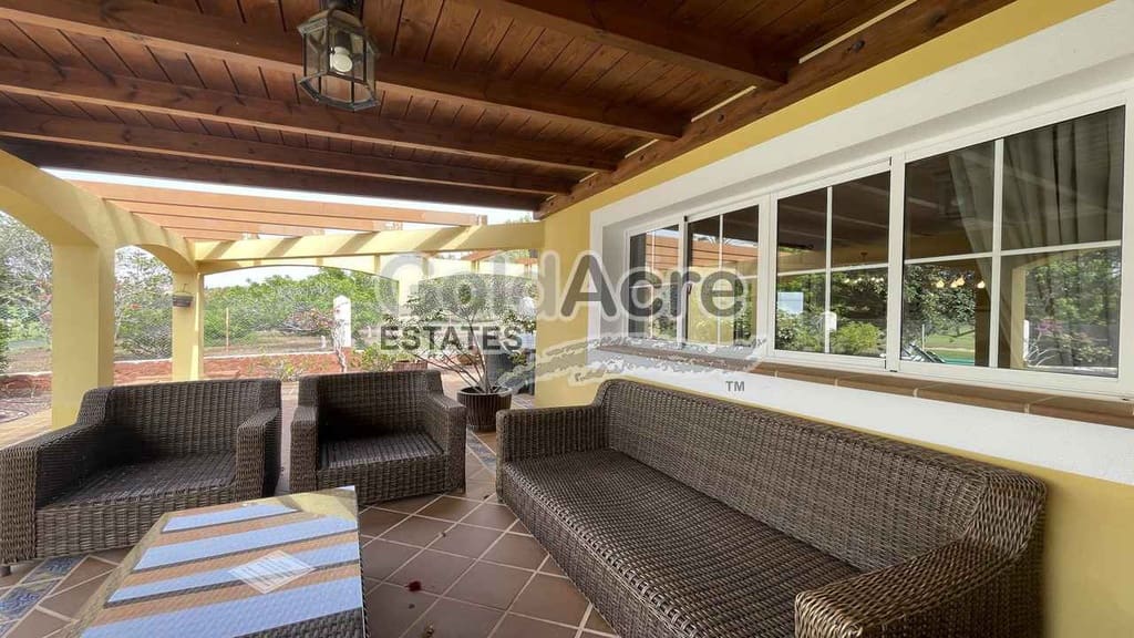 3 sovrum Villa till salu i Caleta de Fuste med pool - 775 000 € (Ref: 9344430)