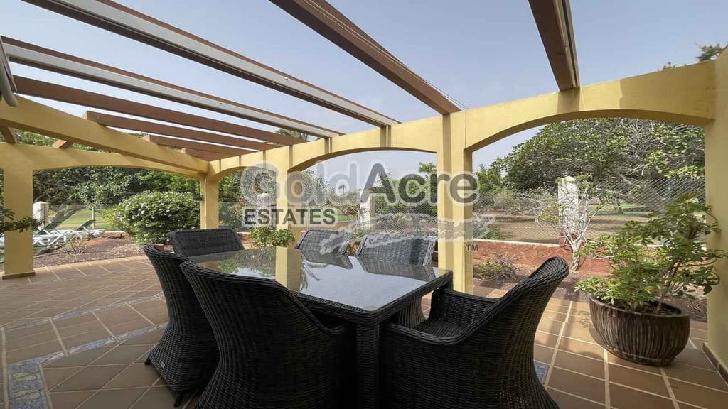 3 sovrum Villa till salu i Caleta de Fuste med pool - 775 000 € (Ref: 9344430)