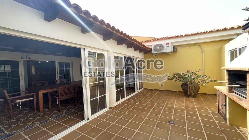 3 sovrum Villa till salu i Caleta de Fuste med pool - 775 000 € (Ref: 9344430)