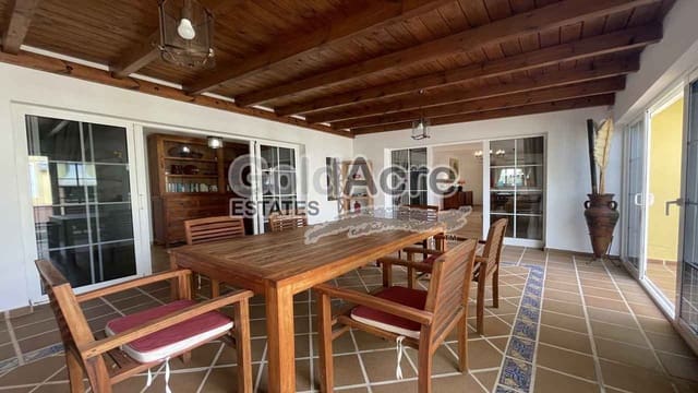 3 makuuhuone Huvila myytävänä paikassa Caleta de Fuste, Antigua mukana uima-altaan 
autotalli - 775 000 € (Ref: 9344430)
