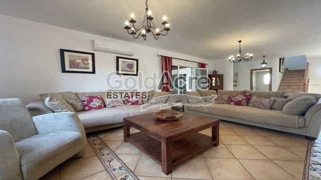 3 makuuhuone Huvila myytävänä paikassa Caleta de Fuste, Antigua mukana uima-altaan 
autotalli - 775 000 € (Ref: 9344430)