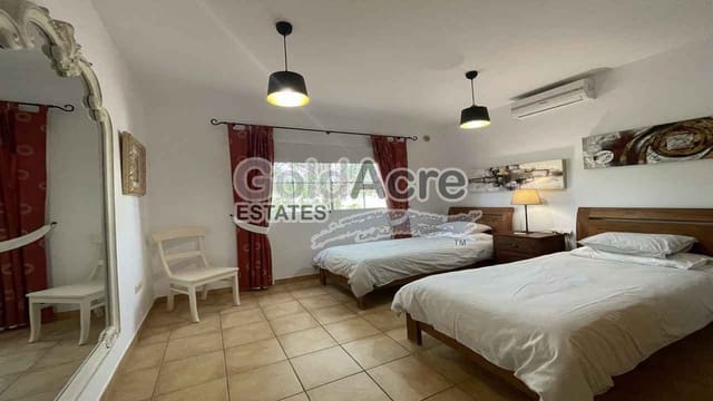 3 makuuhuone Huvila myytävänä paikassa Caleta de Fuste, Antigua mukana uima-altaan 
autotalli - 775 000 € (Ref: 9344430)