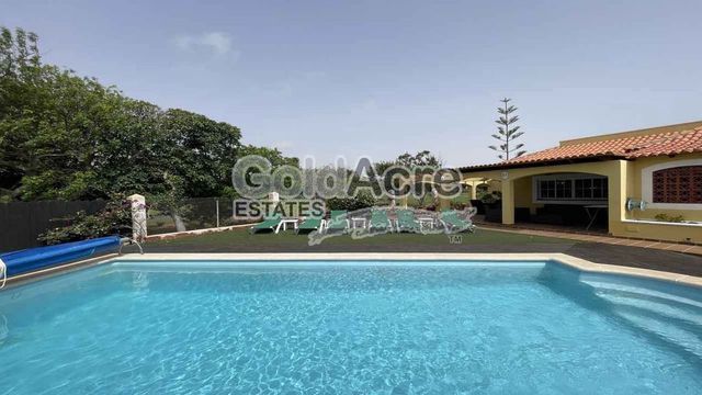 3 sypialnia Willa na sprzedaż w Caleta de Fuste, Antigua z basenem garażem - 695 000 € (Ref: 9344430)