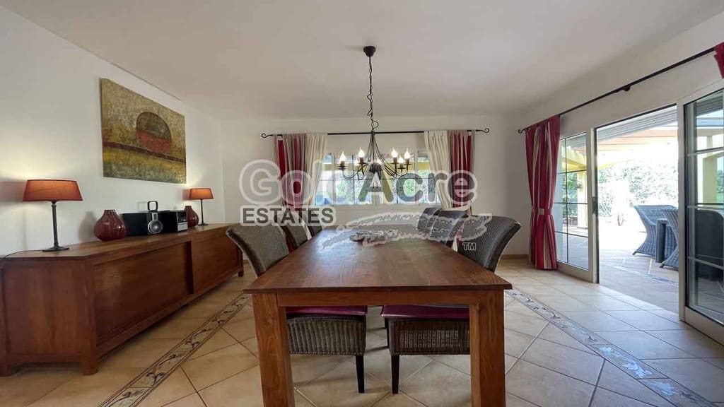 3 bedroom Villa for sale in Caleta de Fuste with pool garage - € 775,000 (Ref: 9344430)