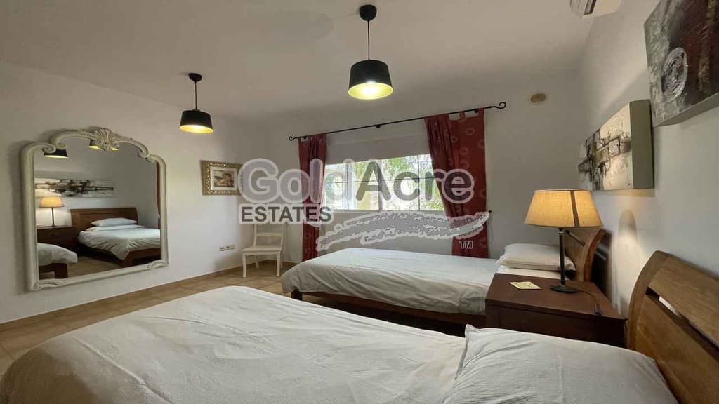 3 bedroom Villa for sale in Caleta de Fuste with pool garage - € 775,000 (Ref: 9344430)