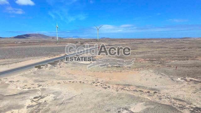 Rakentamaton maa myytävänä paikassa La Oliva - 85 000 € (Ref: 9345475)